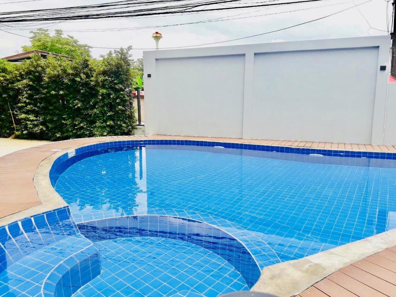 Siri Hotel Chiang Mai Extérieur photo
