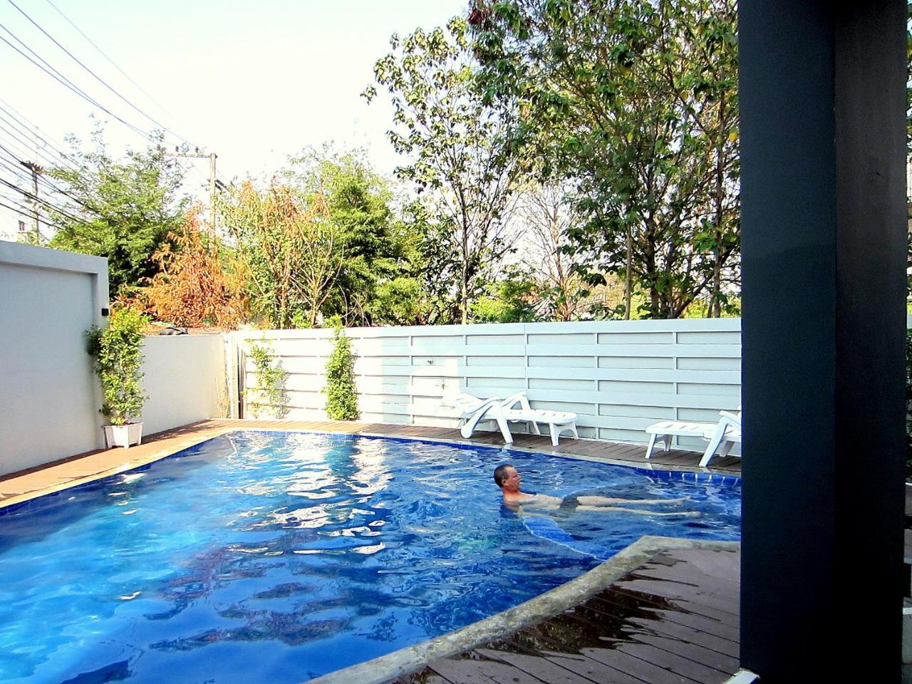 Siri Hotel Chiang Mai Extérieur photo